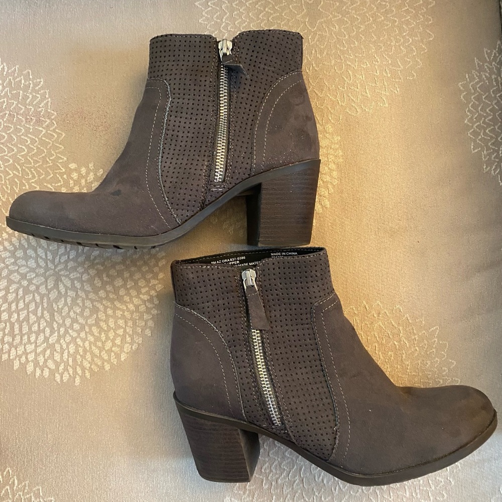 Arizona Jean Company Heeled Boots - Picture 7 of 7